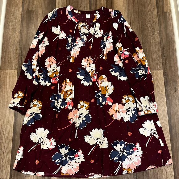 Old Navy Dresses & Skirts - OLD NAVY FLORAL LINE